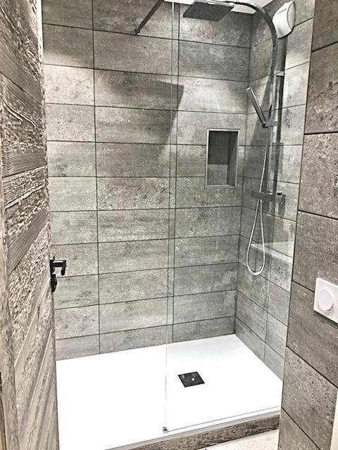 Appartement Chaleureux Au Pied Des Pistes, 4 Personnes, Wifi Val Thorens Exterior foto